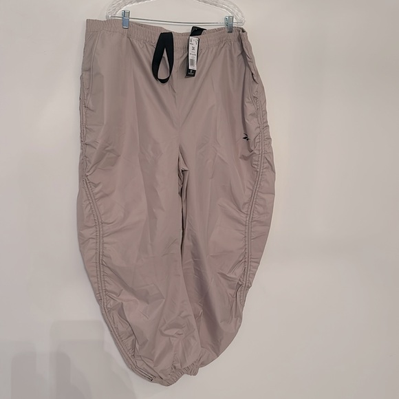 NWT Reebok x Cardi B Woven Track Pants - Picture 8 of 13